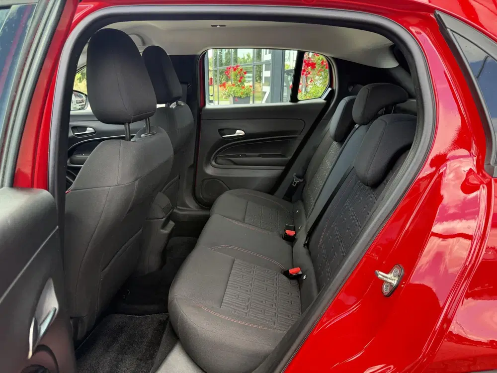 Fiat 600e RED 54 kWh *Cruise Control & LED* uit 2024, foto 10