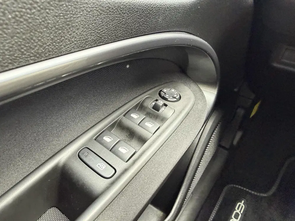 Fiat 600e RED 54 kWh *Cruise Control & LED* uit 2024, foto 15