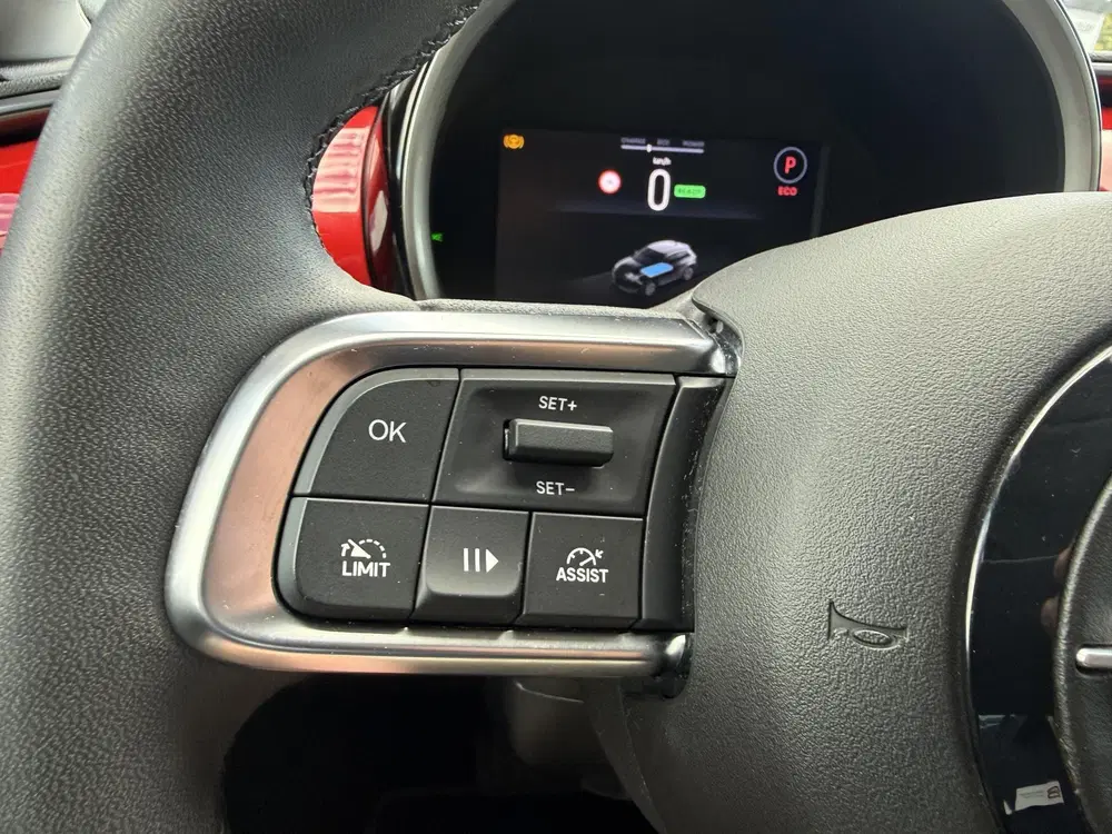 Fiat 600e RED 54 kWh *Cruise Control & LED* uit 2024, foto 18