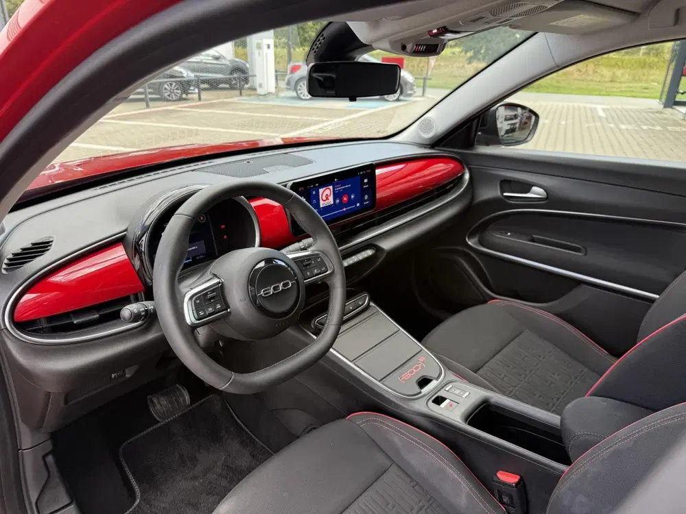 Fiat 600e RED 54 kWh *Cruise Control & LED* uit 2024, foto 8