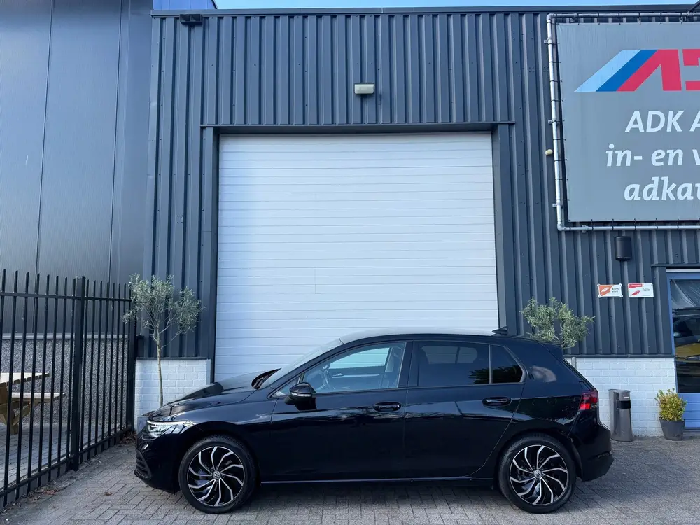 Volkswagen Golf 1.5 eTSI R-Line AUTOMAAT/AMBIANCE/ACC/ASSIST uit 2020, foto 3