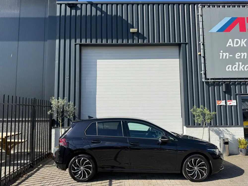 Volkswagen Golf 1.5 eTSI R-Line AUTOMAAT/AMBIANCE/ACC/ASSIST uit 2020, foto 4