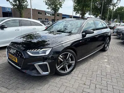 Audi A4 40 TFSI quattro S edition uit 2022
