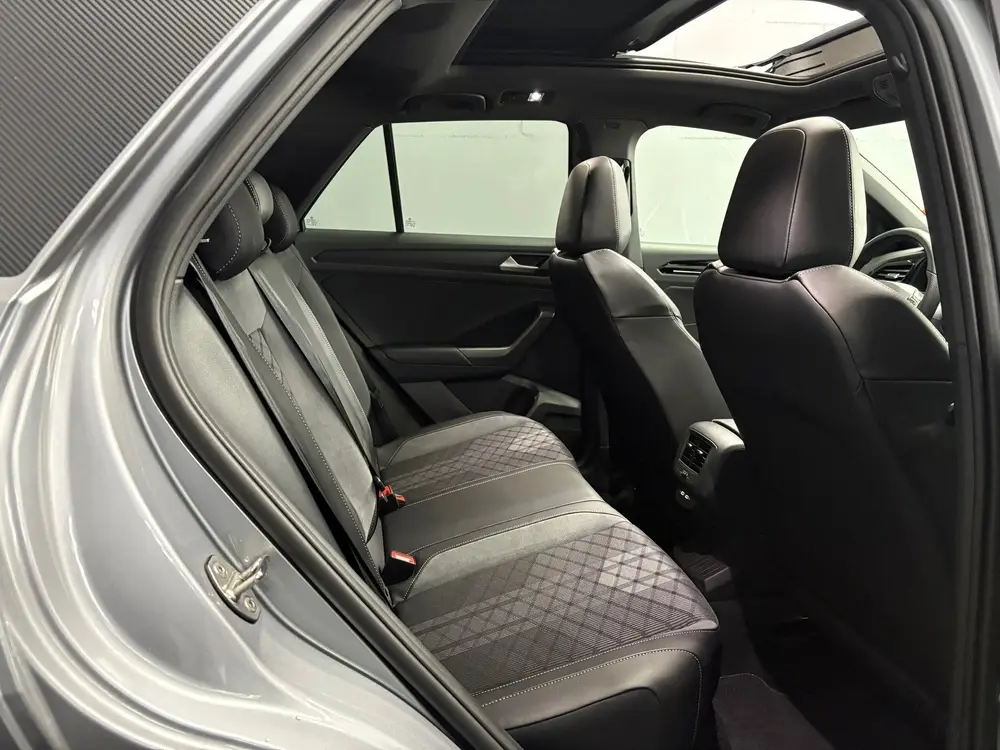 Volkswagen T-Roc 1.5 TSI R-Line Edition uit 2025, foto 12