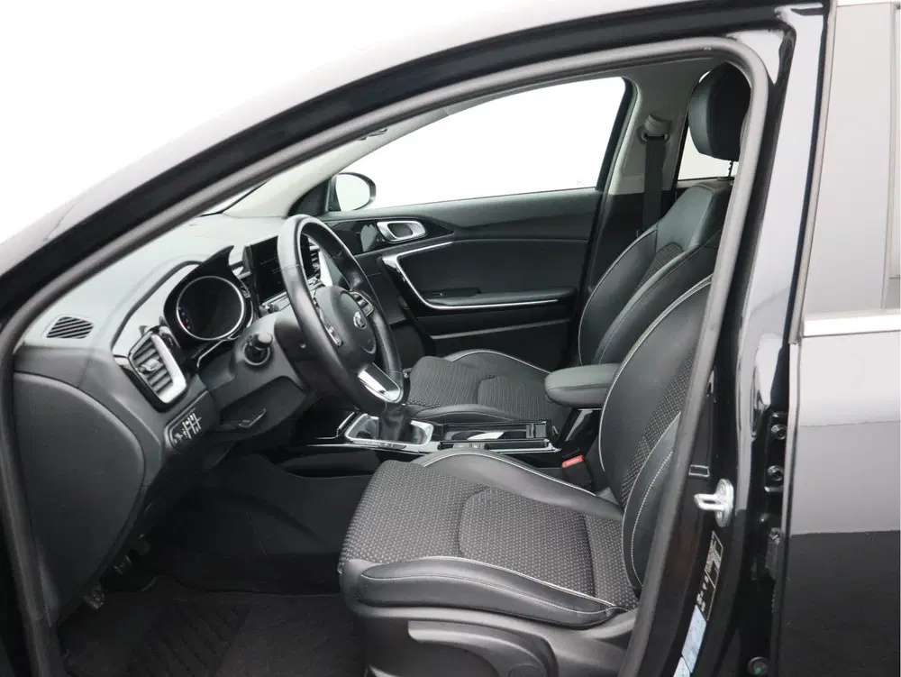 Kia Ceed 1.5 T-GDi DynamicPlusLine uit 2021, foto 11