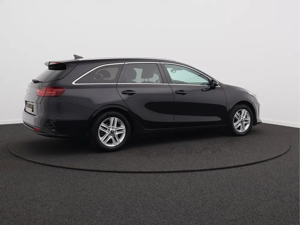 Kia Ceed 1.5 T-GDi DynamicPlusLine uit 2021, foto 18