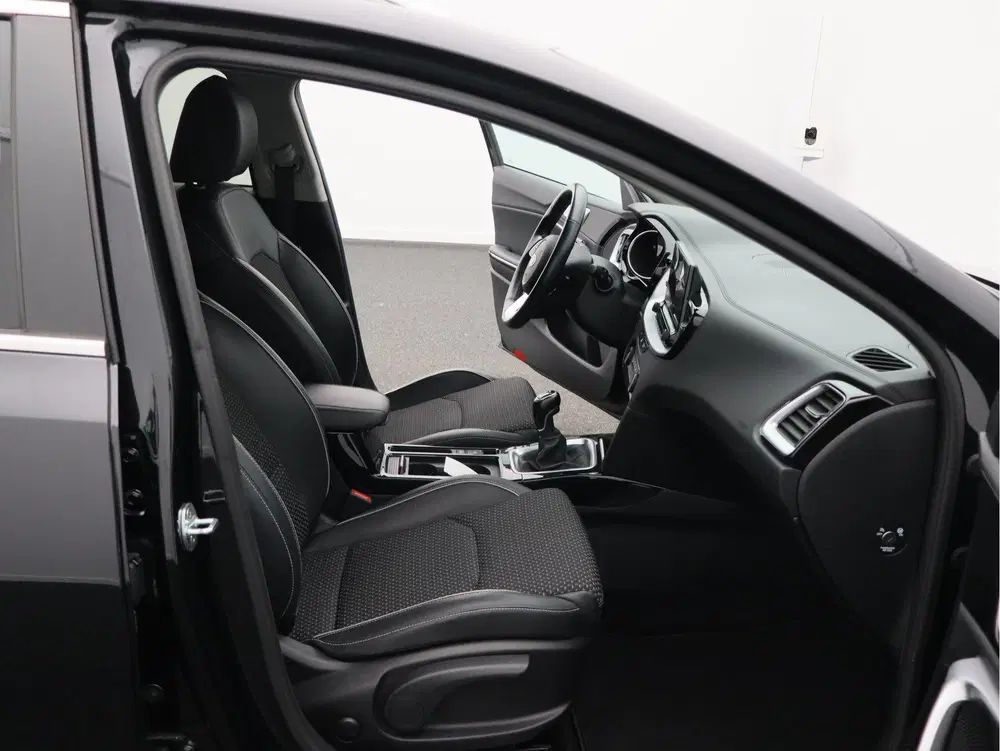 Kia Ceed 1.5 T-GDi DynamicPlusLine uit 2021, foto 19