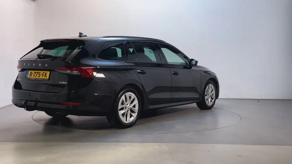 Skoda Octavia 1.0 e-TSI DSG Sport Business Stoelverwar uit 2022, foto 3