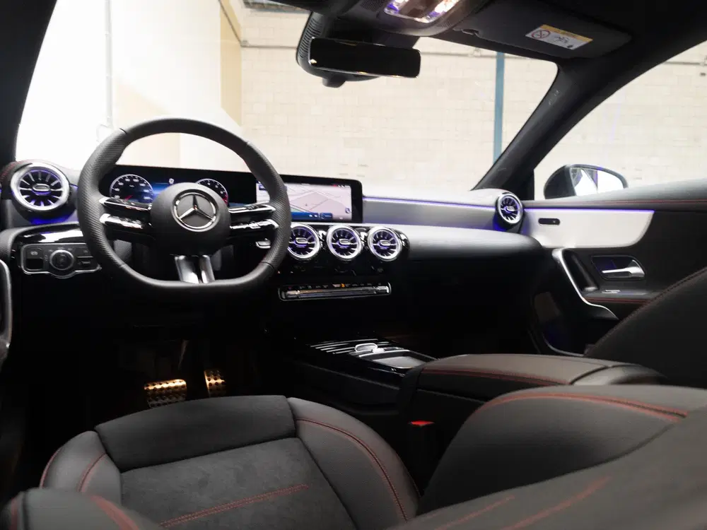 Mercedes-Benz CLA CLA Coupé 180 Star Edition AMG Line Panora uit 2025, foto 3