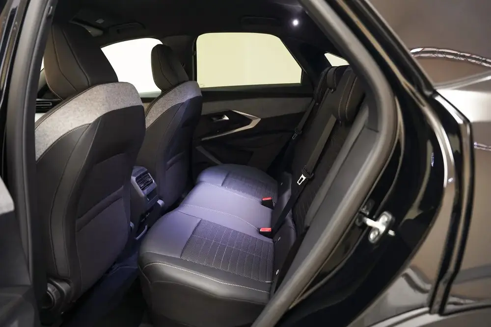 Peugeot 3008 Allure 73 kWh 3-Fase [ Navi Keyless Full L uit 2025, foto 9