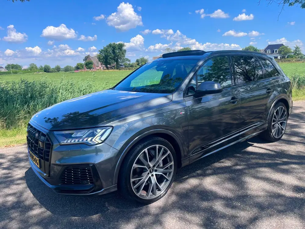 Audi Q7 55 TFSI e quattro Pro Line S Pano luchtver uit 2022, foto 2