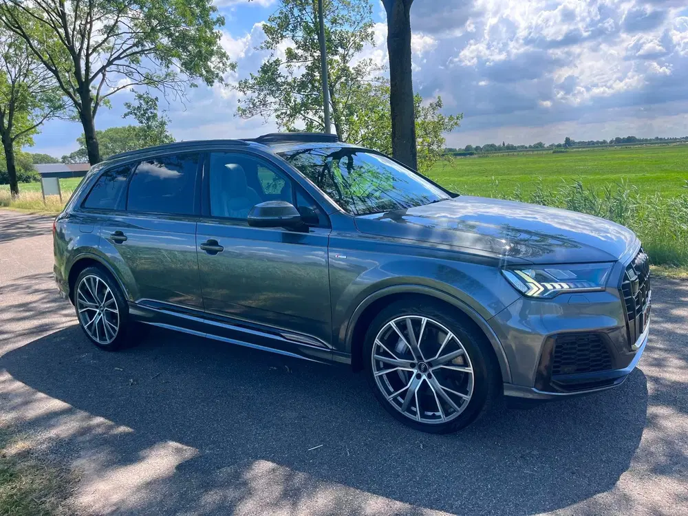 Audi Q7 55 TFSI e quattro Pro Line S Pano luchtver uit 2022, foto 3
