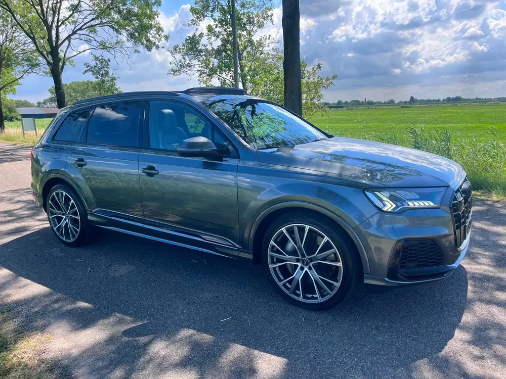 Audi Q7 55 TFSI e quattro Pro Line S Pano luchtver uit 2022, foto 4