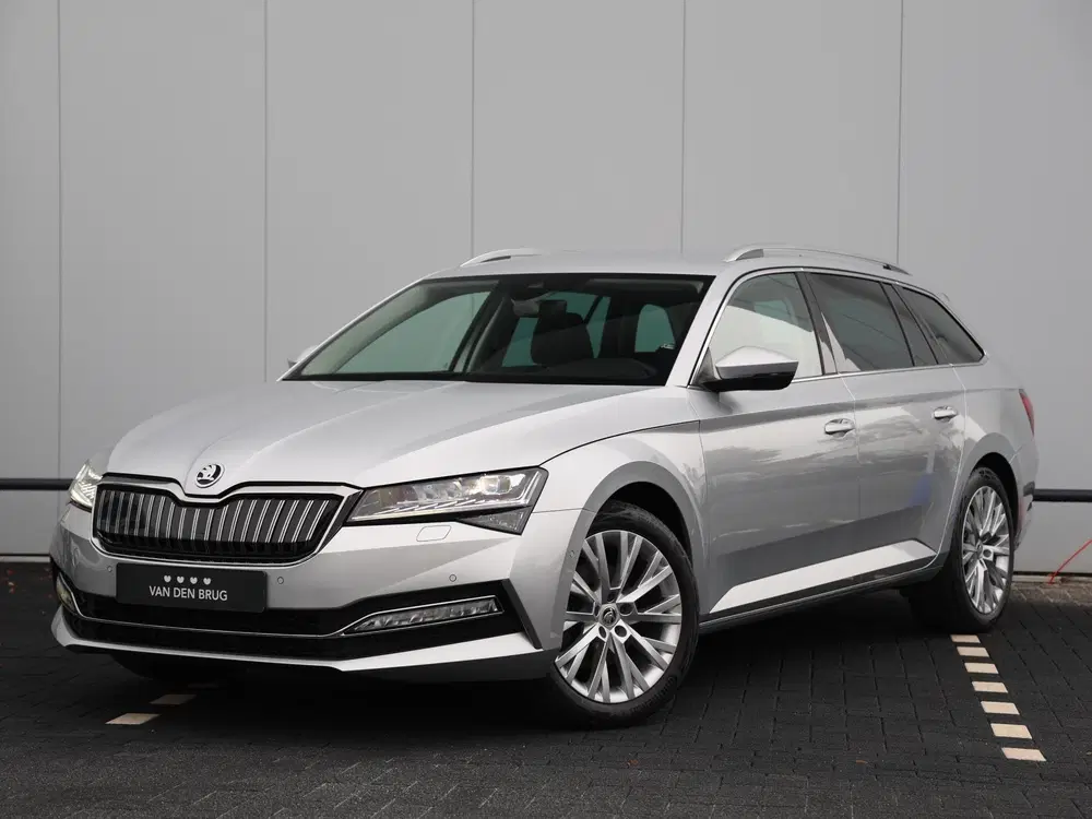 Skoda Superb 1.4 TSI iV Business Edition Plus 218pk DS uit 2023