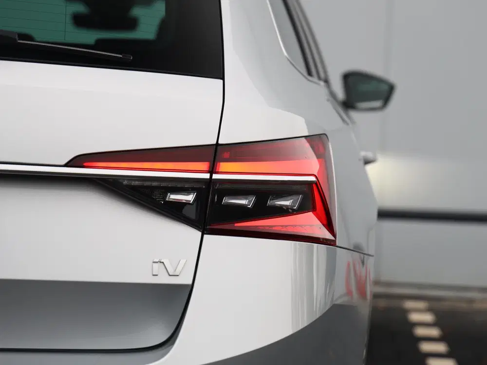 Skoda Superb 1.4 TSI iV Business Edition Plus 218pk DS uit 2023, foto 16