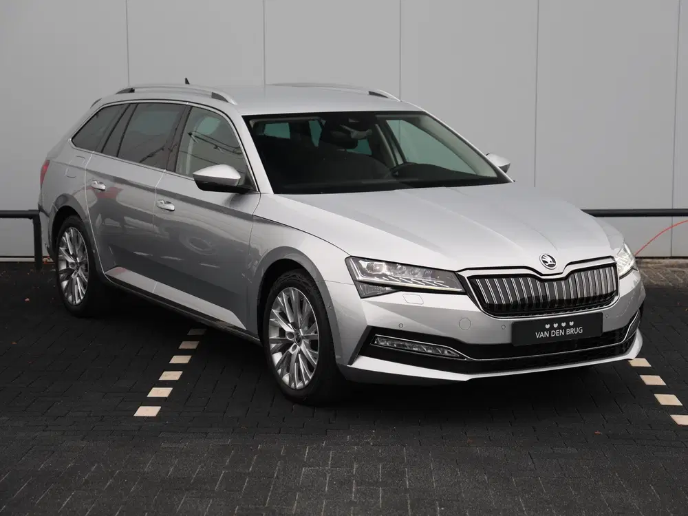 Skoda Superb 1.4 TSI iV Business Edition Plus 218pk DS uit 2023, foto 3
