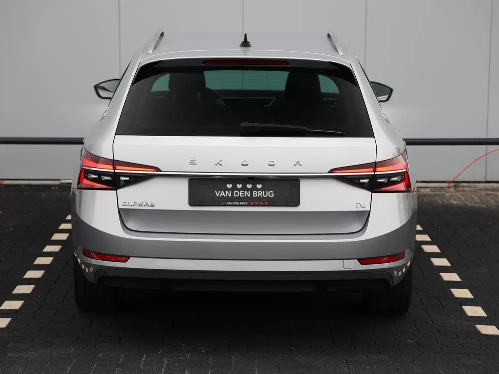Skoda Superb 1.4 TSI iV Business Edition Plus 218pk DS uit 2023, foto 6
