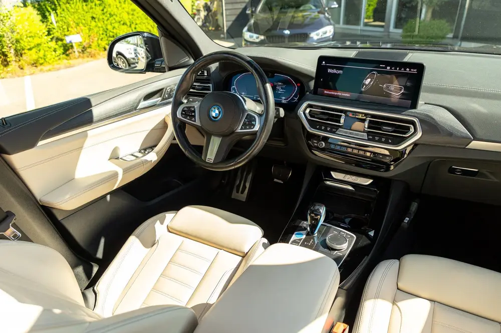 BMW iX3 High Executive 80 kWh Soh 99% I M Pakket I uit 2022, foto 2