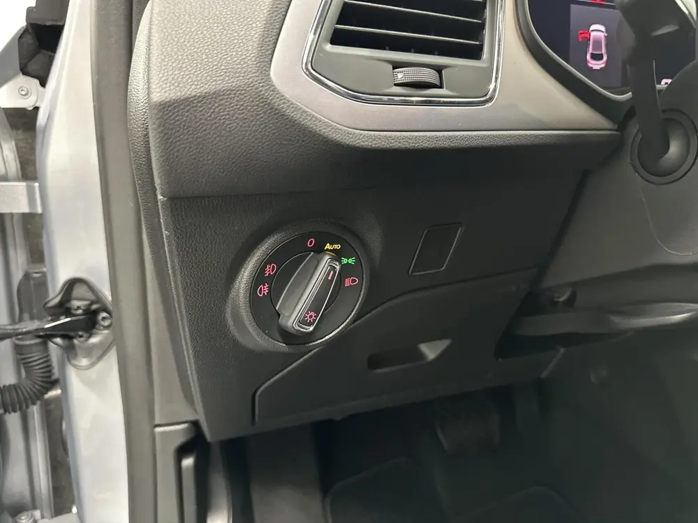 SEAT Leon 1.0 EcoTSI Style CRUISE STOELVER VIRTUAL CAMERA EC uit 2019, foto 17
