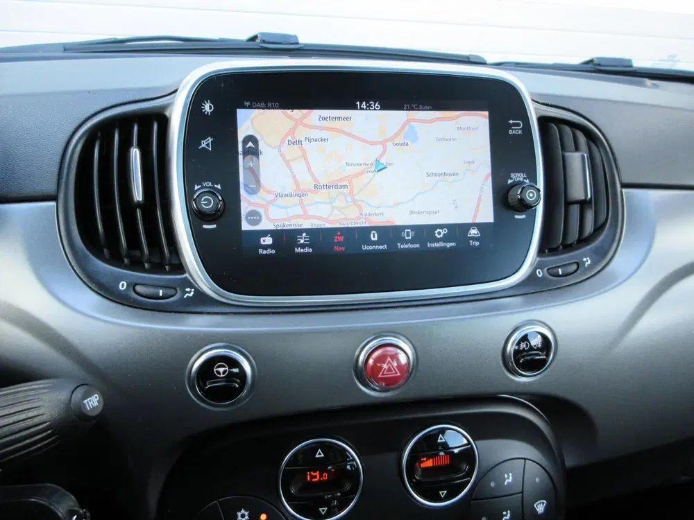 Fiat 500 1.0 Hybrid Sport uit 2021, foto 18