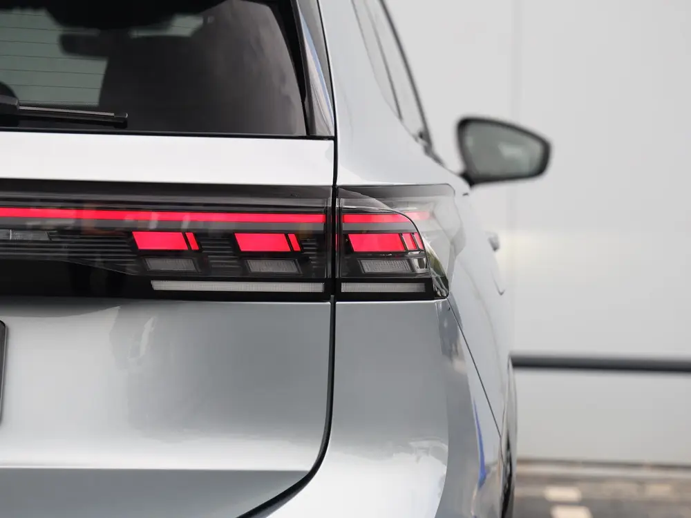 Volkswagen Tiguan 1.5 eHybrid R-Line Edition 272PK DSG | Bla uit 2025, foto 16