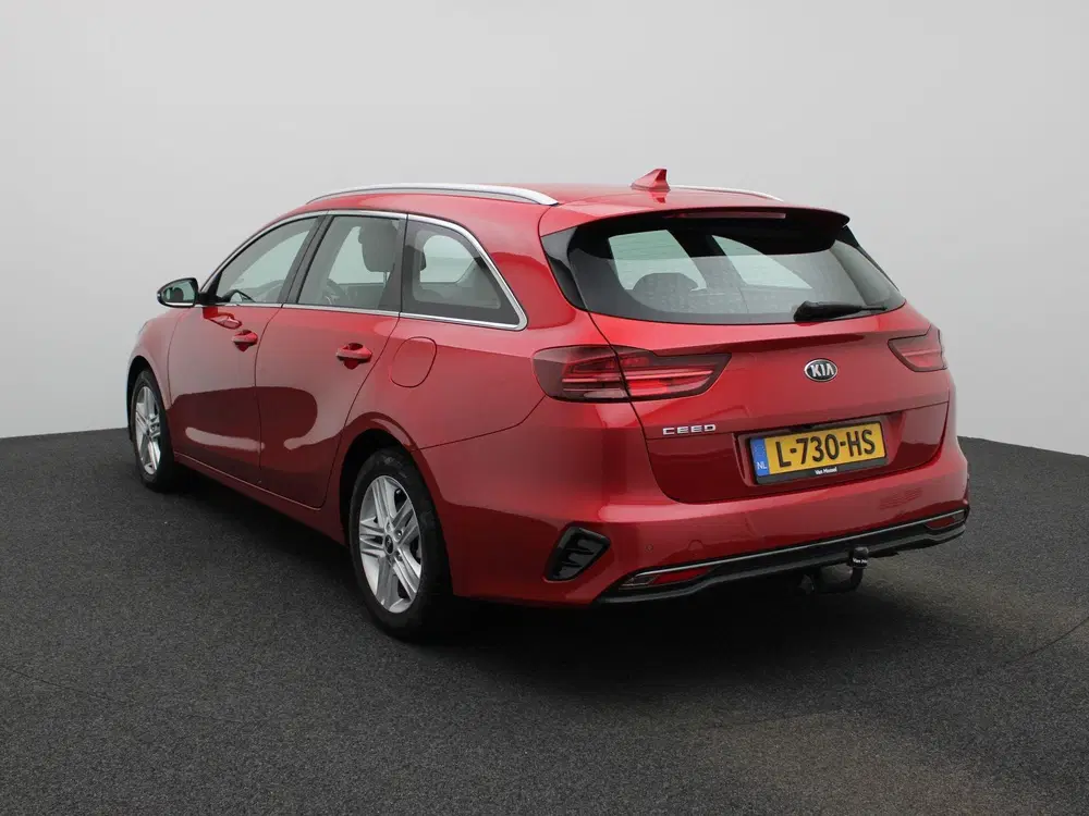Kia Ceed 1.0 T-GDi DynamicLine uit 2021, foto 2