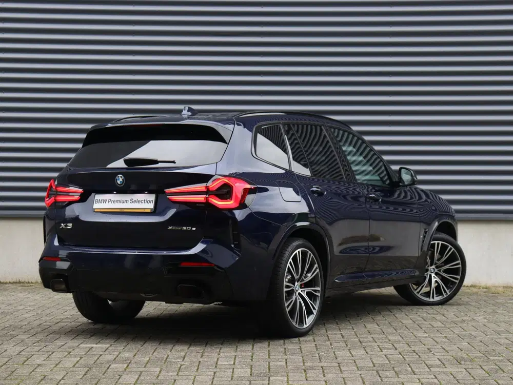 BMW X3 xDrive30e uit 2024, foto 2