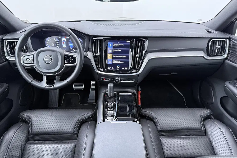 Volvo S60 T8 R-Design uit 2020, foto 4