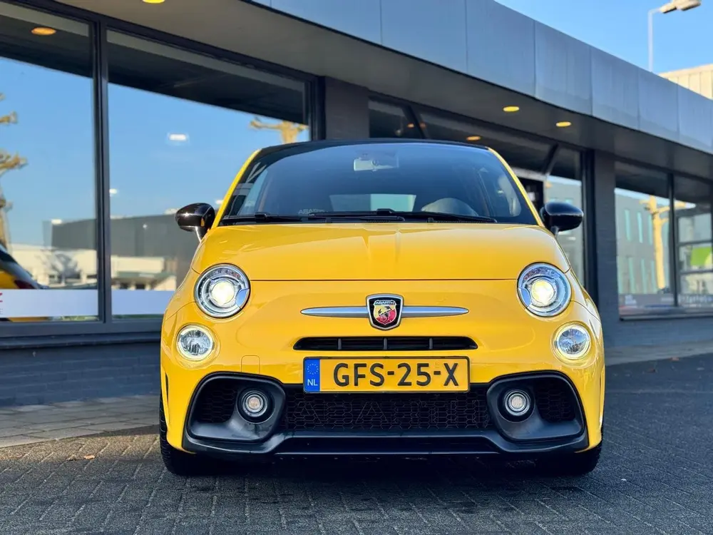 Abarth 595 1.4 T-Jet Abarth Turismo 70th Anniversary |CABRIO uit 2020, foto 11