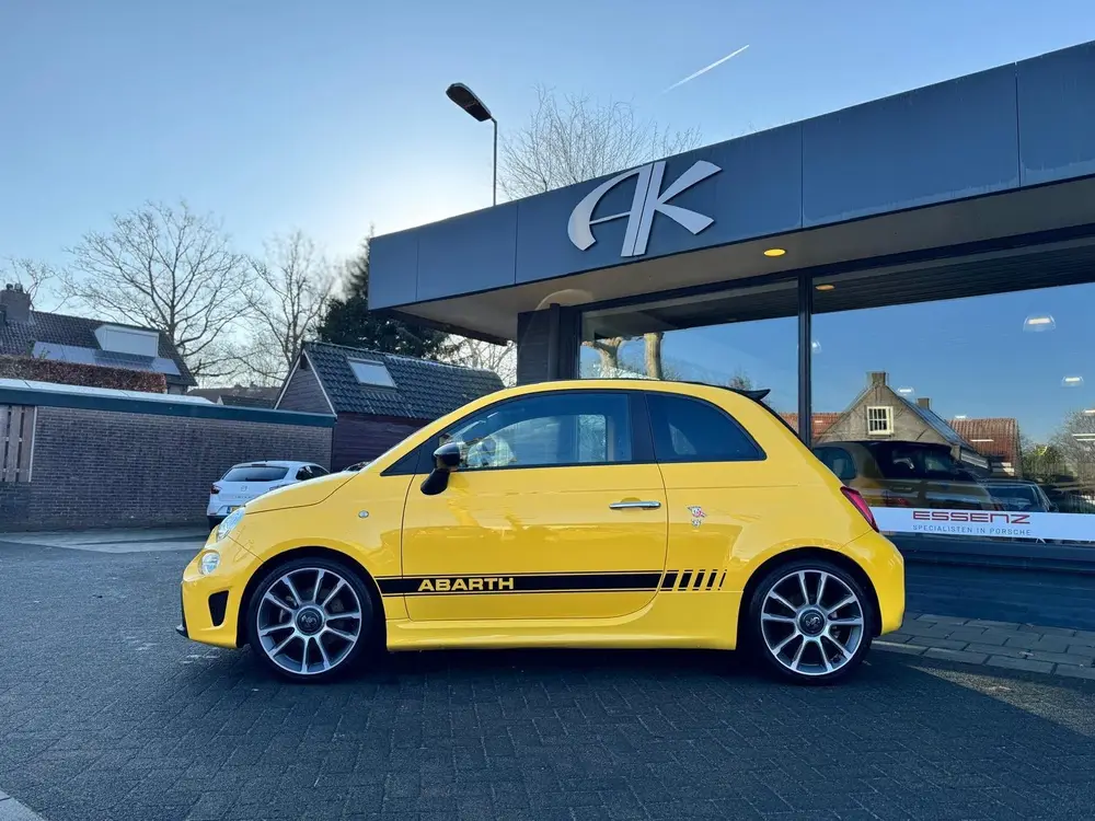 Abarth 595 1.4 T-Jet Abarth Turismo 70th Anniversary |CABRIO uit 2020, foto 5