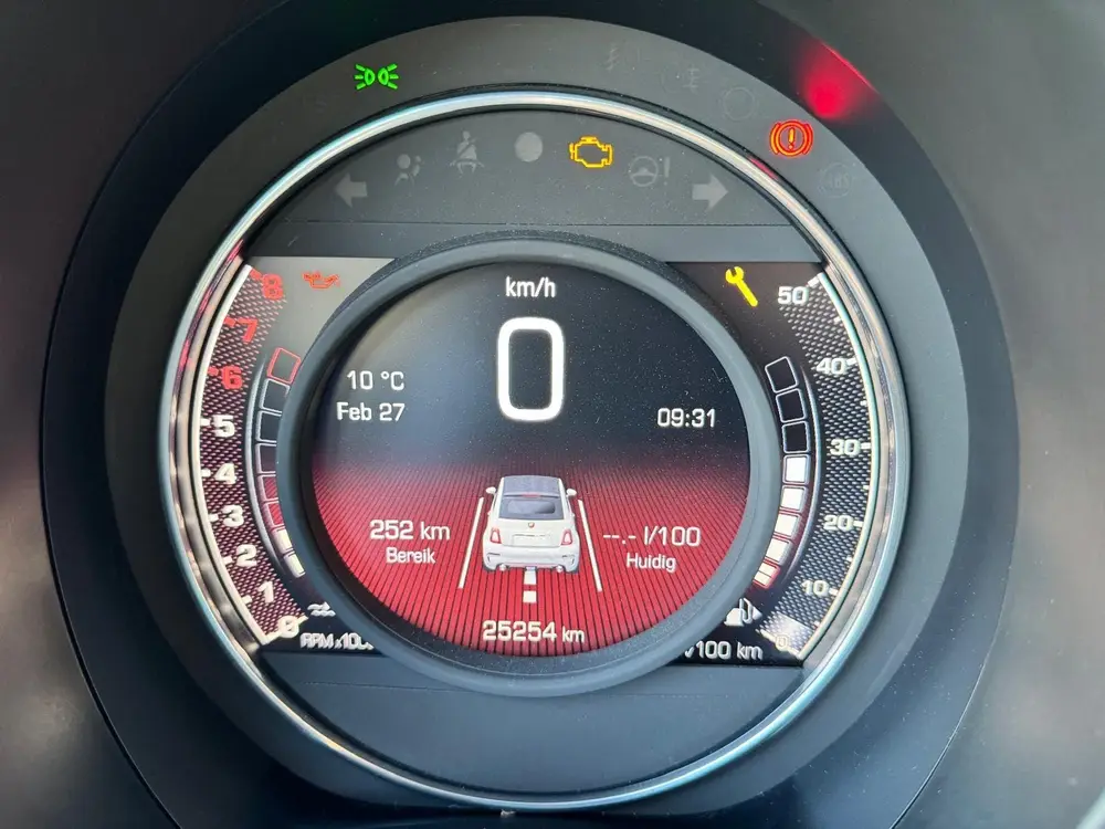 Abarth 595 1.4 T-Jet Abarth Turismo 70th Anniversary |CABRIO uit 2020, foto 8