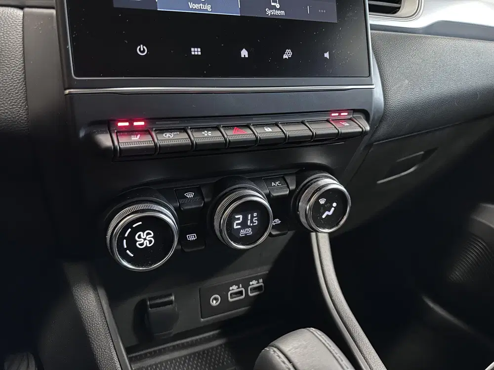 Renault Captur 1.3 TCe Techno Camera uit 2024, foto 10