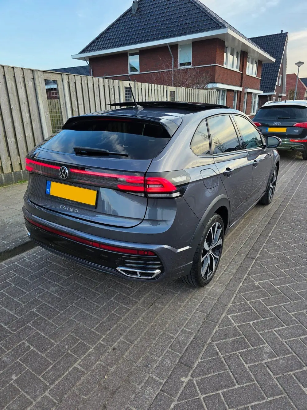 Volkswagen Taigo Turbo R-LINE 2022|PANO|LANE|ACC|DSG|18"|LED uit 2022, foto 5