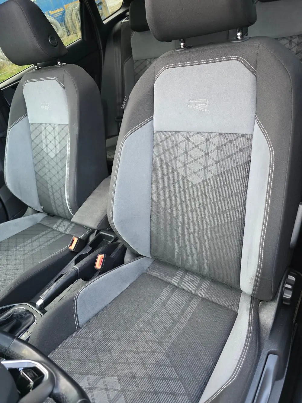 Volkswagen Taigo Turbo R-LINE 2022|PANO|LANE|ACC|DSG|18"|LED uit 2022, foto 9