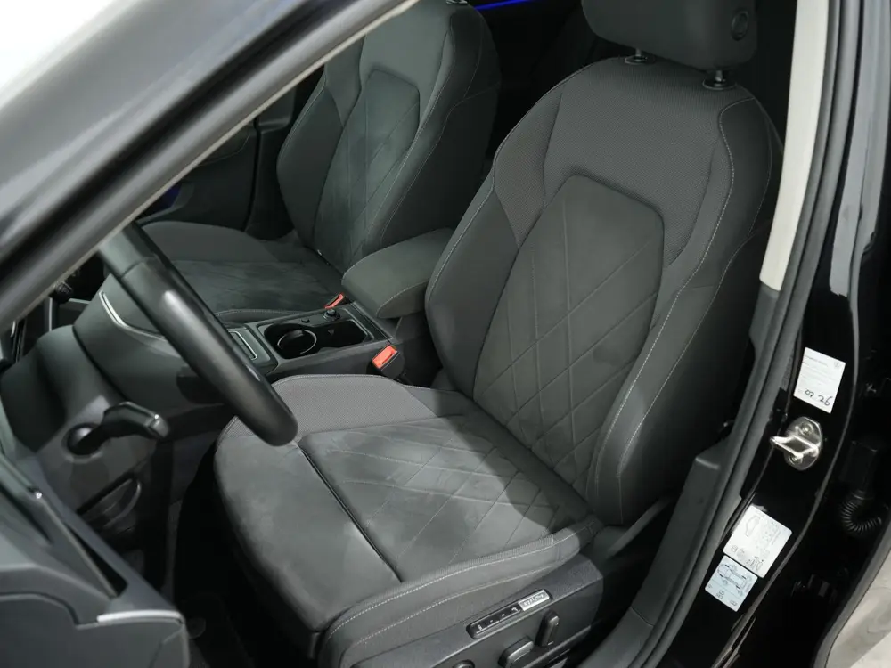 Volkswagen Golf 1.5 TSI 130PK STYLE | Panoramadak | Trekhaak uit 2020, foto 4