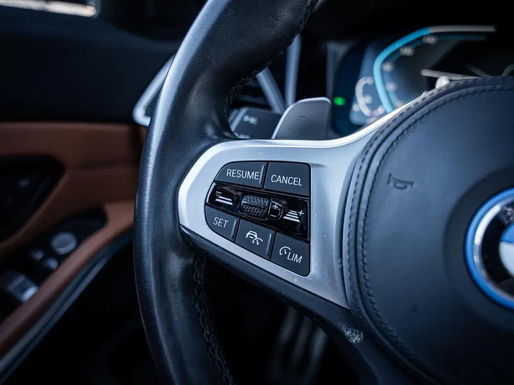BMW 3-serie 330e High Executive uit 2021, foto 15