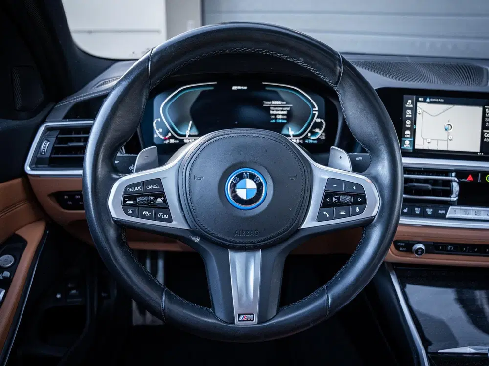 BMW 3-serie 330e High Executive uit 2021, foto 16