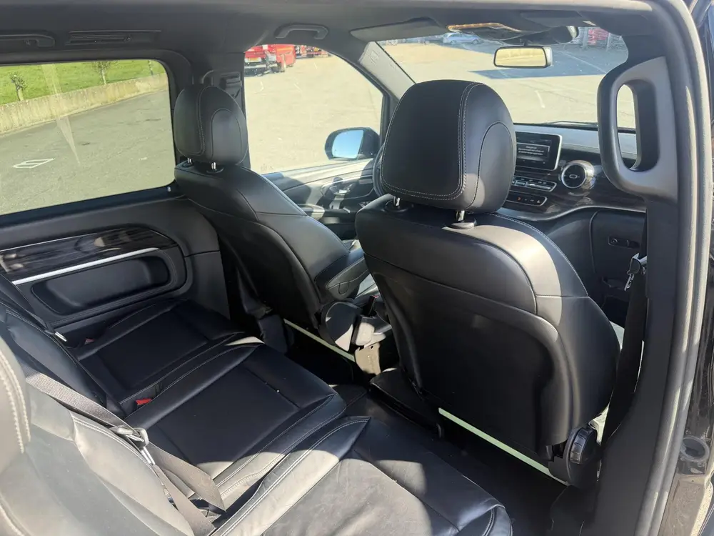 Mercedes-Benz V-Klasse 300d Extra Lang DC Avantgarde AMG uit 2019, foto 11