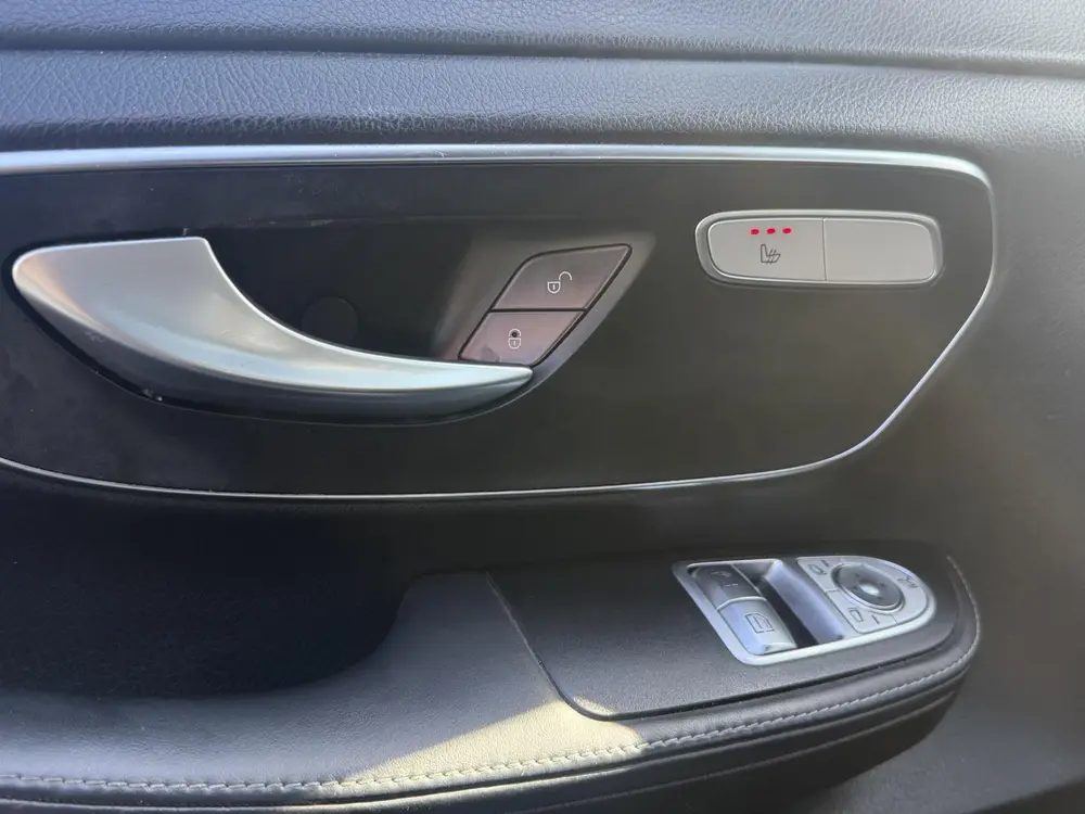 Mercedes-Benz V-Klasse 300d Extra Lang DC Avantgarde AMG uit 2019, foto 13