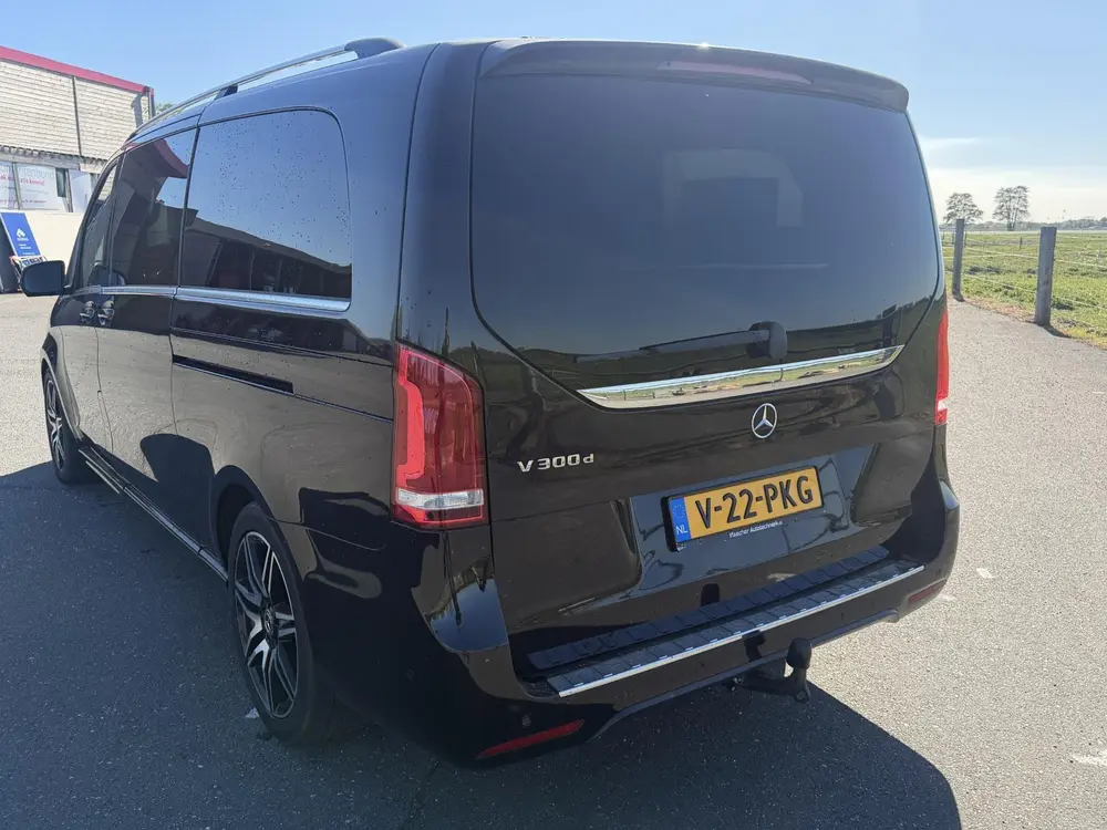 Mercedes-Benz V-Klasse 300d Extra Lang DC Avantgarde AMG uit 2019, foto 7