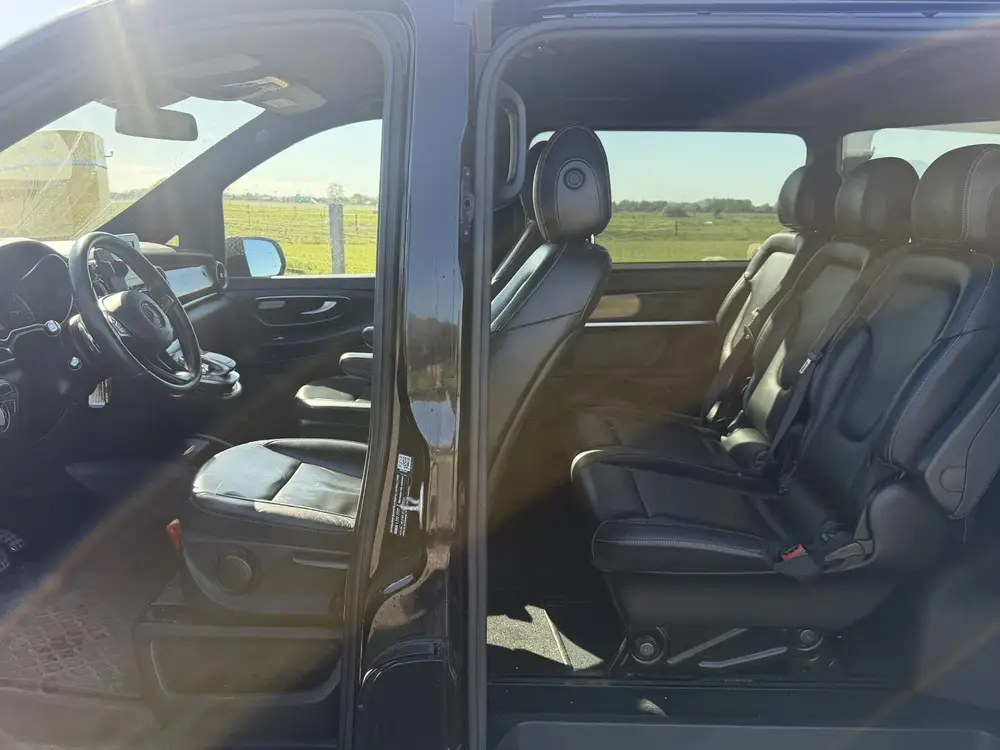 Mercedes-Benz V-Klasse 300d Extra Lang DC Avantgarde AMG uit 2019, foto 9