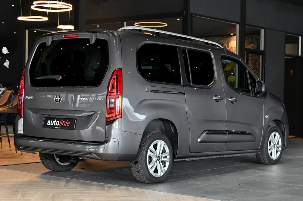 Toyota Proace City 1.2 Turbo Professional Long 7p. HUD uit 2020, foto 4