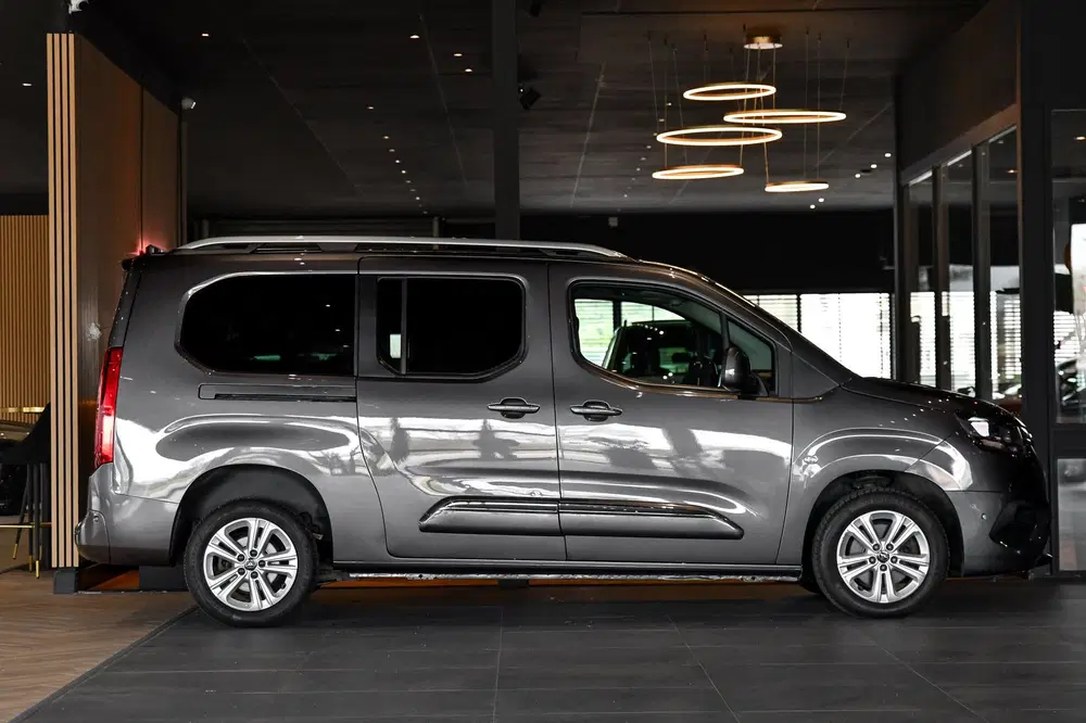 Toyota Proace City 1.2 Turbo Professional Long 7p. HUD uit 2020, foto 6