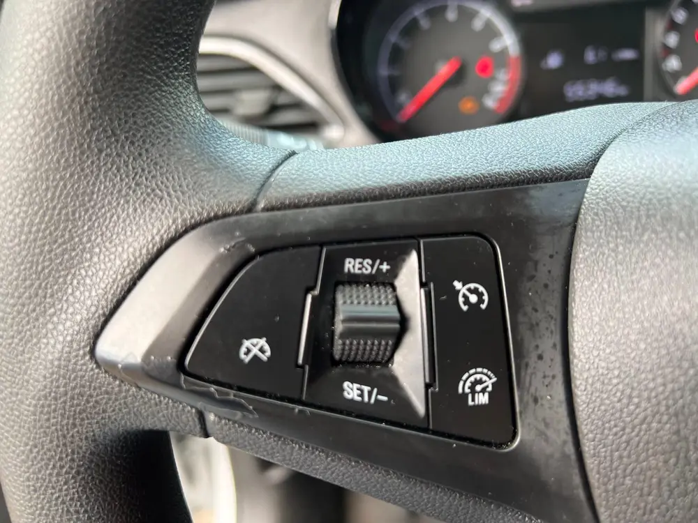 Opel Karl 1.0 ecoFLEX 120 Jaar Edition uit 2019, foto 12