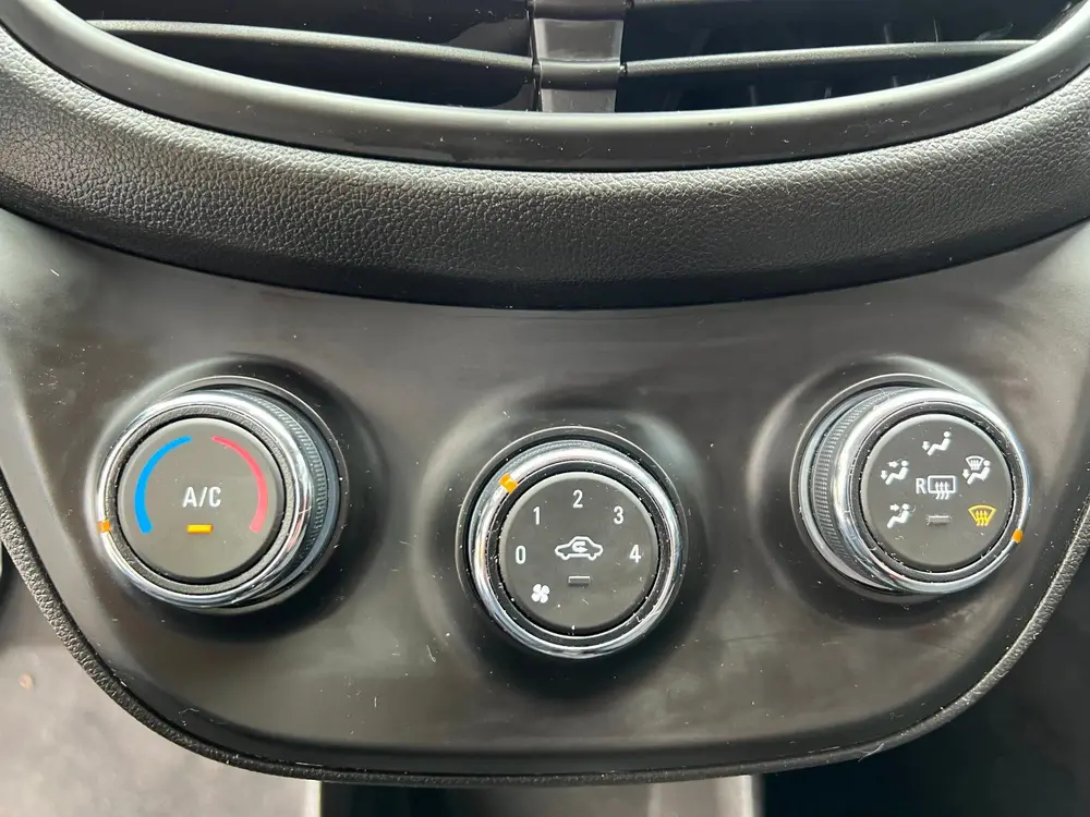 Opel Karl 1.0 ecoFLEX 120 Jaar Edition uit 2019, foto 14