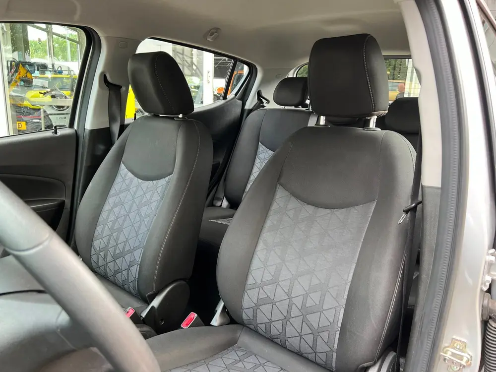 Opel Karl 1.0 ecoFLEX 120 Jaar Edition uit 2019, foto 9