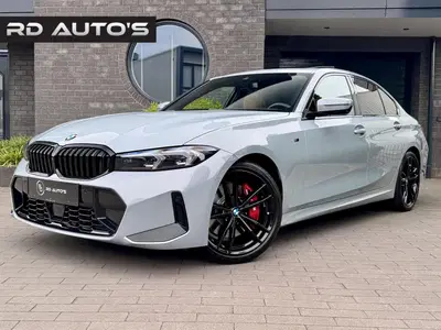 BMW 3-serie 318i M Sport Brooklyn Grau Pano H uit 2024