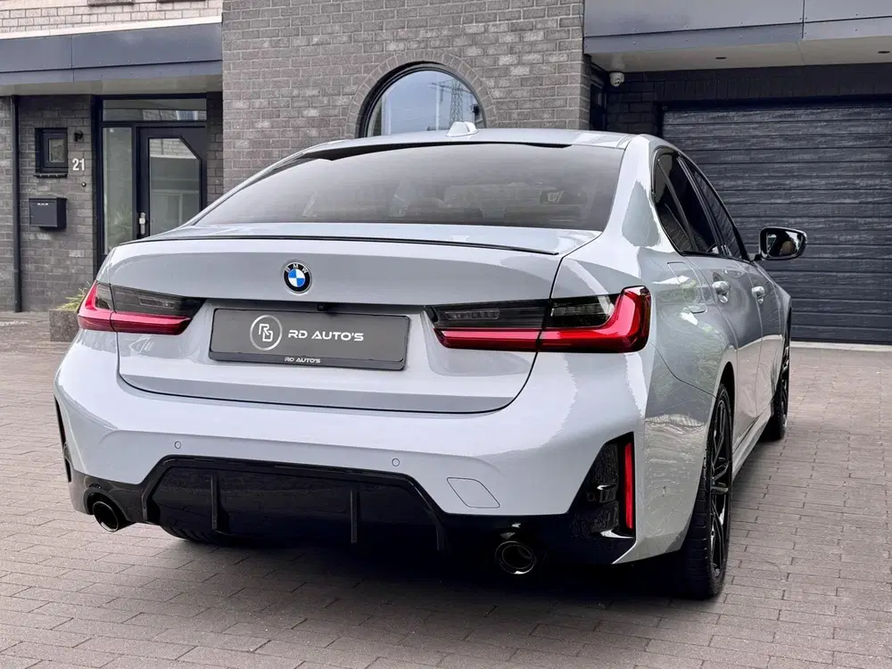 BMW 3-serie 318i M Sport Brooklyn Grau Pano H uit 2024, foto 13