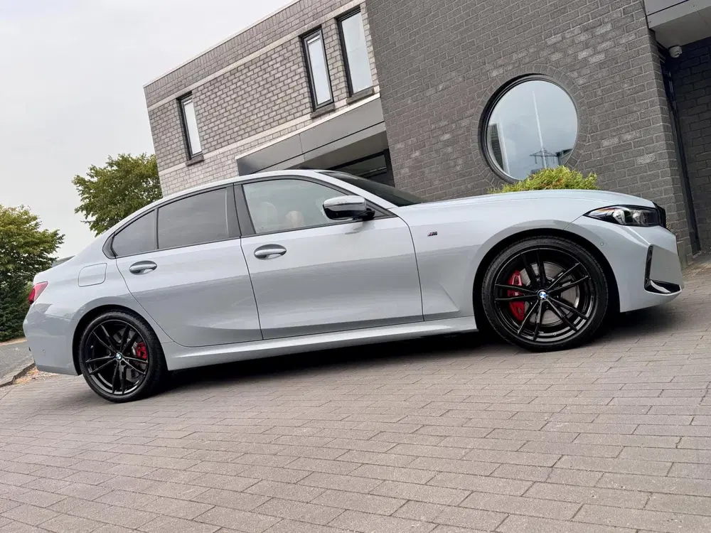BMW 3-serie 318i M Sport Brooklyn Grau Pano H uit 2024, foto 16