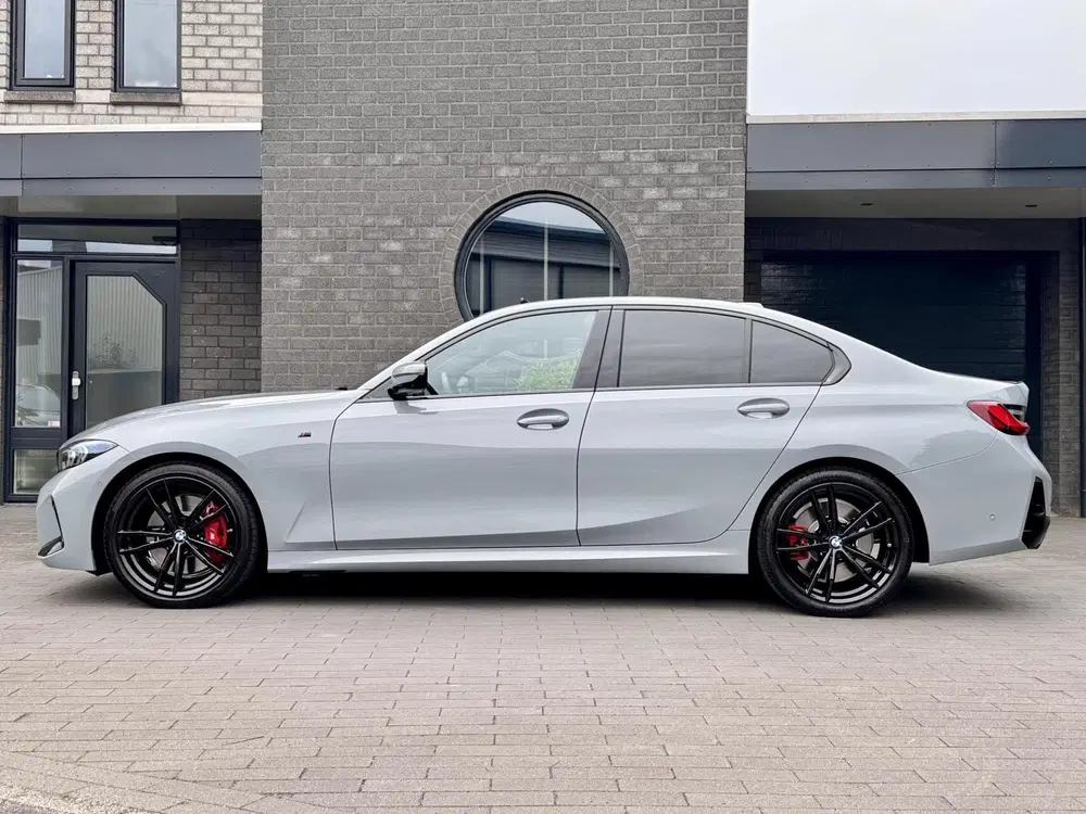 BMW 3-serie 318i M Sport Brooklyn Grau Pano H uit 2024, foto 5